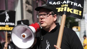 duncan crabtree ireland picket line sag aftra