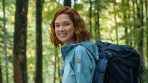 Ellie Kemper as Helen in "Happiness for Beginners" (Netflix)