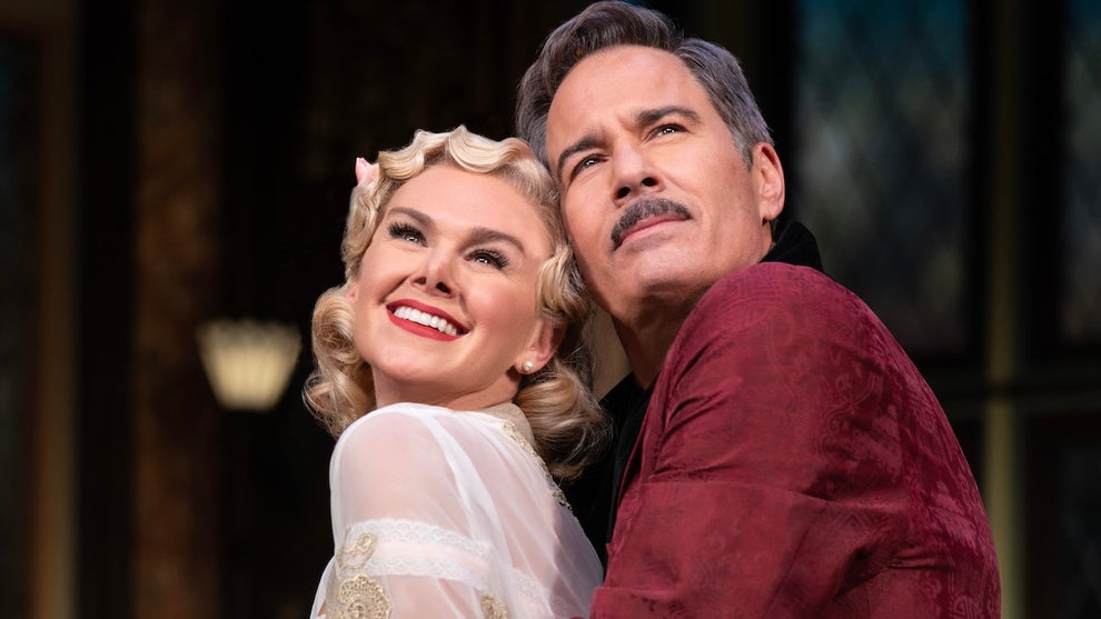 Laura Bell Bundy and Eric McCormack in "The Cottage" (Credit: Joan Marcus)