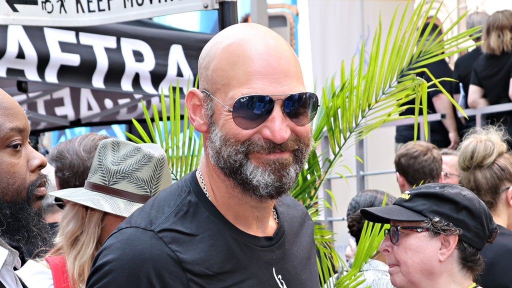 Corey Stoll picketing in NYC