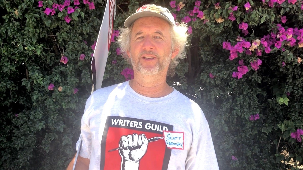 'People vs. Larry Flynt' Writer Scott Alexander Explains Why This Strike Is Different 'There's