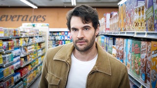 ‘Based on a True Story’ Star Tom Bateman Had No Idea True Crime Was So Big in the US: ‘It Felt a Bit Niche’ (Exclusive Video)