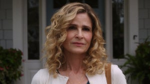 Kyra Sedgwick as Aunt Julia in "The Summer I Turned Pretty" (Prime Video)