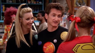 Lisa Kudrow Recalls Matthew Perry Being Paranoid That Sean Penn Would Tickle Him on ‘Friends’: ‘Didn’t Make Sense’