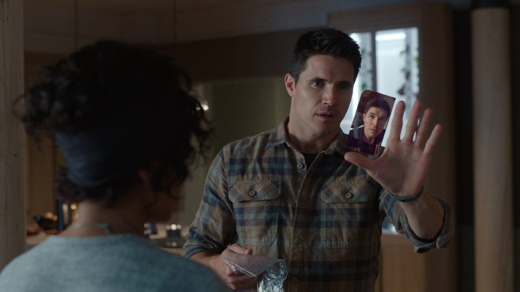 upload-season-3-robbie-amell