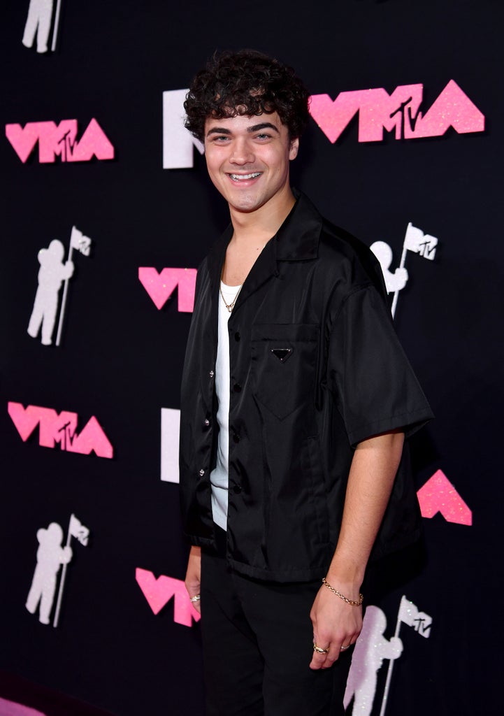 Alexander Stewart, 2023 mtv vmas red carpet