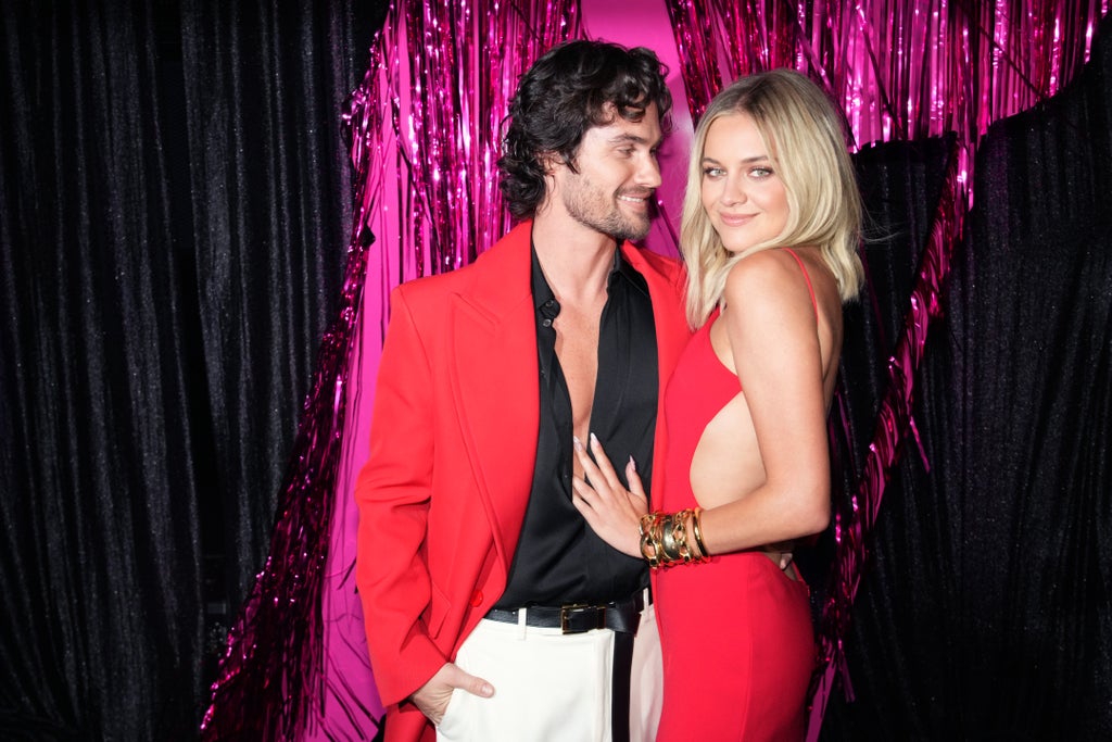 Chase Stokes and Kelsea Ballerini, 2023 mtv vmas red carpet