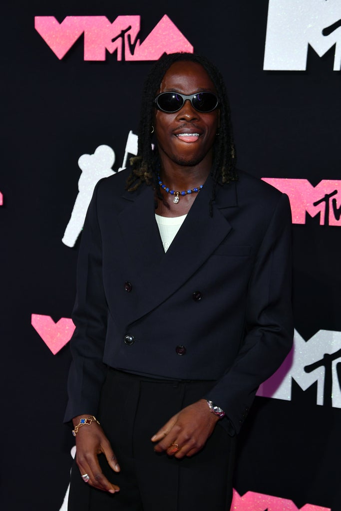 Fireboy DML, 2023 mtv vmas red carpet