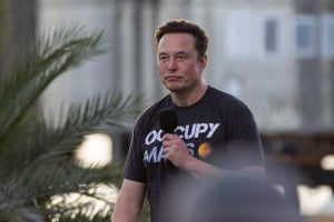 Elon Musk during a T-Mobile and SpaceX joint event on Aug. 25, 2022 (Credit: Michael Gonzalez/Getty Images)