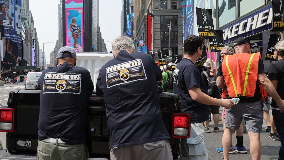 Strike workers retired fund aid