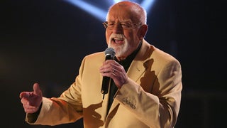 Roger Whittaker, British Folk Singer Known for ‘Durham Town,’ Dies at 87