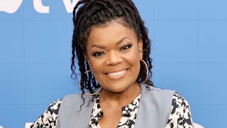 ‘Community’ Star Yvette Nicole Brown Quips Chevy Chase ‘Seems Nice’ After He Slams Series as Not ‘Funny Enough for Me’
