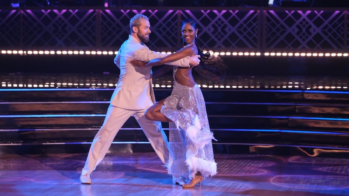 DWTS S32 Premiere Charity Lawson Draws Raves for 'Stunning' Tango