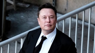 Elon Musk Biographer Is ‘Too Close to His Subject,’ Reviewers Say