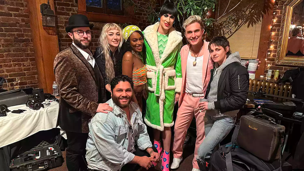 Kirsten Stewart (far right) and cast of "Living for the Dead"