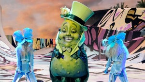 masked-singer-pickle-performance