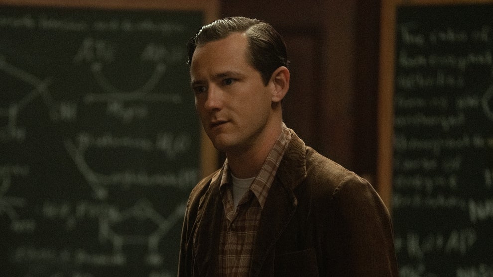 Lewis Pullman in "Lessons in Chemistry" (Credit: Apple TV+)
