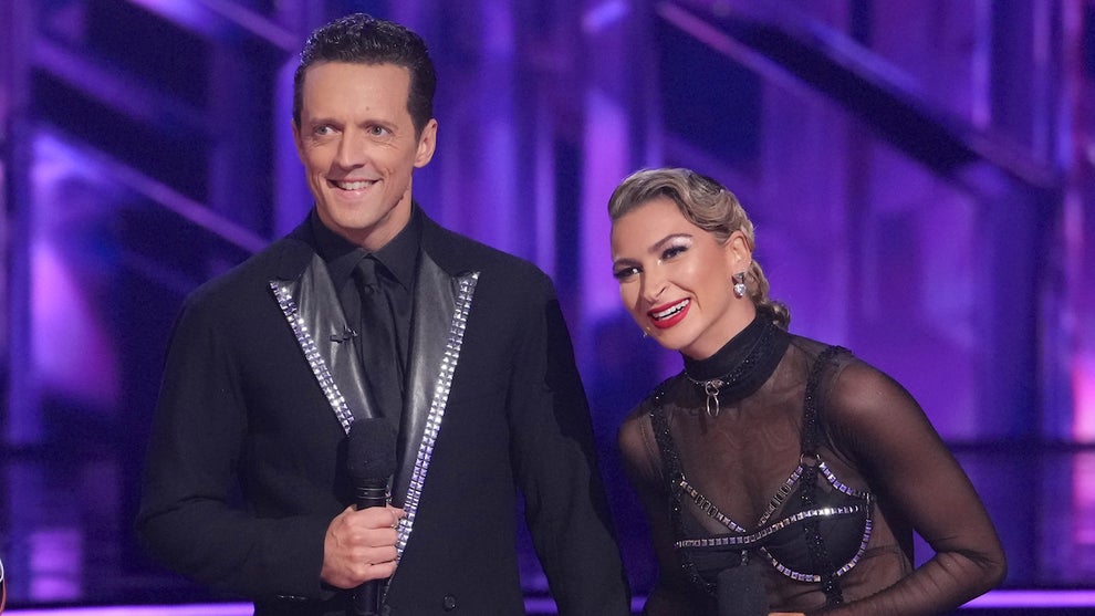 Jason Mraz and partner Daniella Karagach earned all 10s for their Argentine Tango on Week 9 of "Dancing WIth the Stars"
