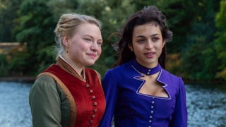 ‘The Buccaneers’ Stars Josie Totah and Mia Threapleton Want ‘More Joy’ for Their Characters’ Relationship in Season 2