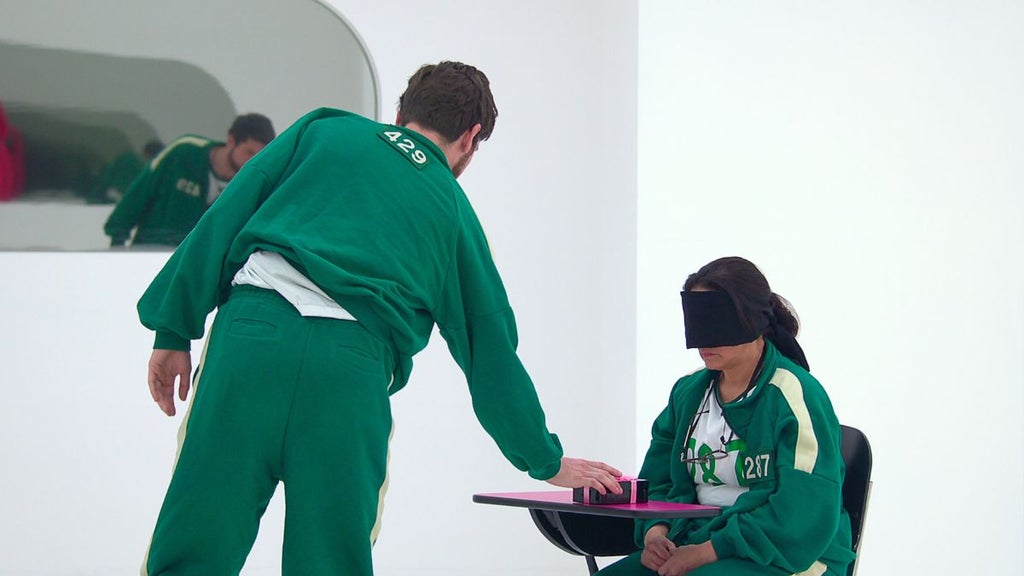 Episode 9 "Circle of Trust" in "Squid Game: The Challenge" Season 1 (Photo credit: Netflix)