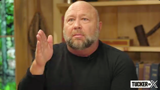 Alex Jones and Tucker Carlson ‘Had a Few Drinks,’ Called Brian Stelter – and He Picked Up