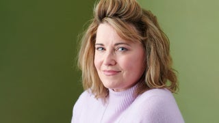 ‘Never Look Away’ Director Lucy Lawless Says Photojournalist Margaret Moth’s Story ‘Possessed’ Her | Video