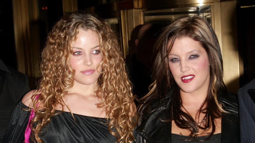 Riley Keough and Lisa Marie Presley in 2003