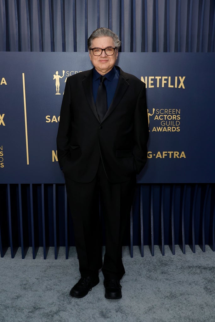 Oliver Platt attends the 30th Annual Screen Actors Guild Awards at Shrine Auditorium and Expo Hall on February 24, 2024 in Los Angeles, California.