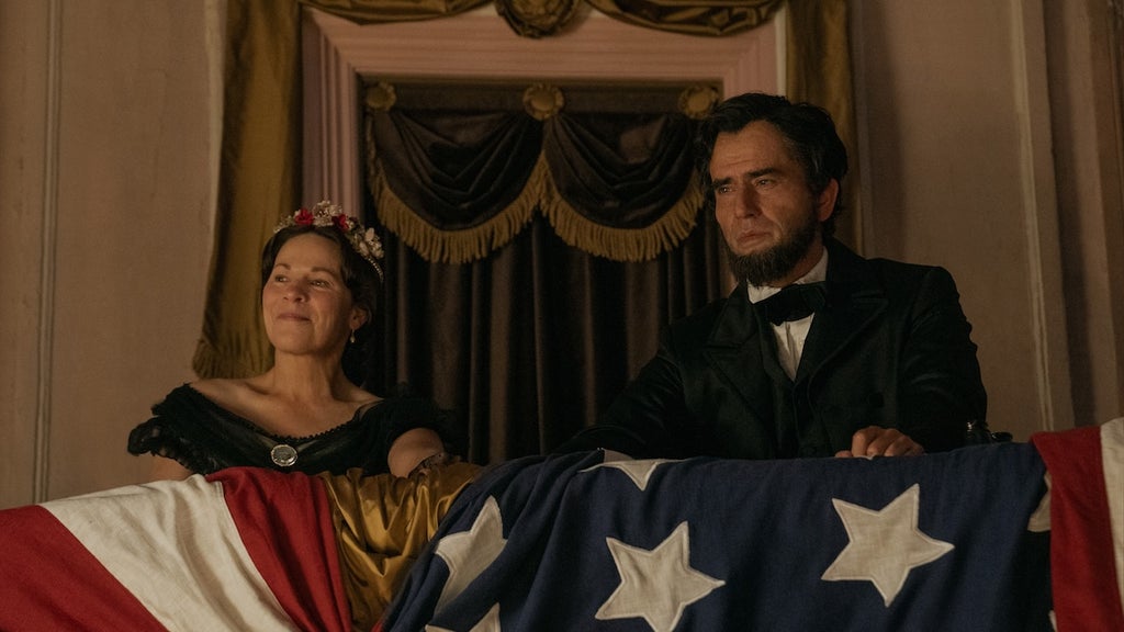 manhunt-lili-taylor-hamish-linklater-apple-tv