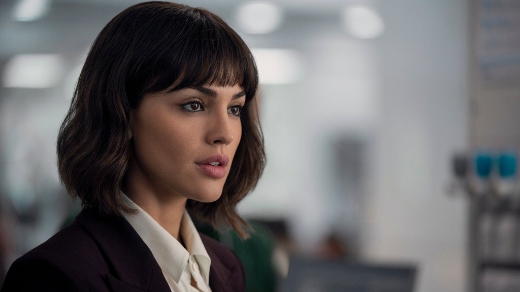 Eiza Gonzalez in "3 Body Problem"