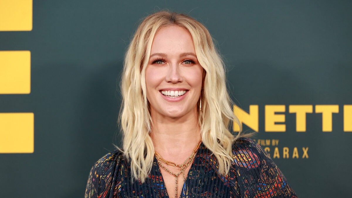 Anna Camp pede desculpas pela repostagem de ‘Pânico 7’ em meio a boicotes