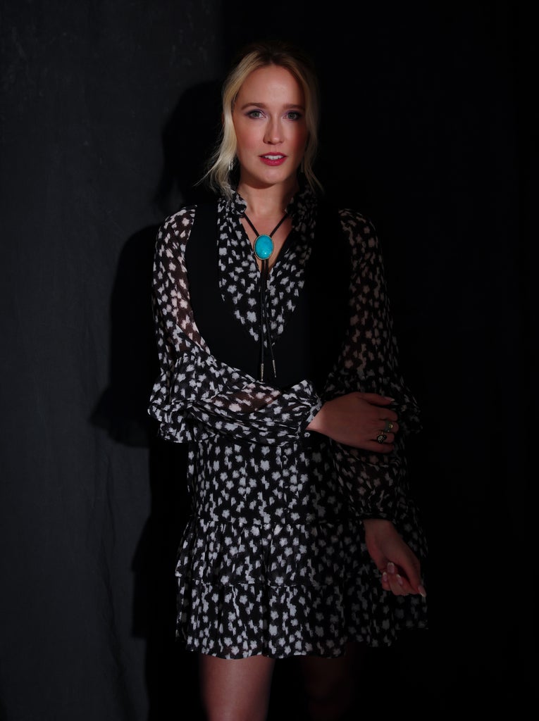 Anna Camp, Neo-Dome
