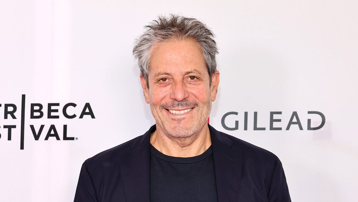 Pedido da série Darren Star Rom-Com ‘Uncorked’ Lands na Netflix