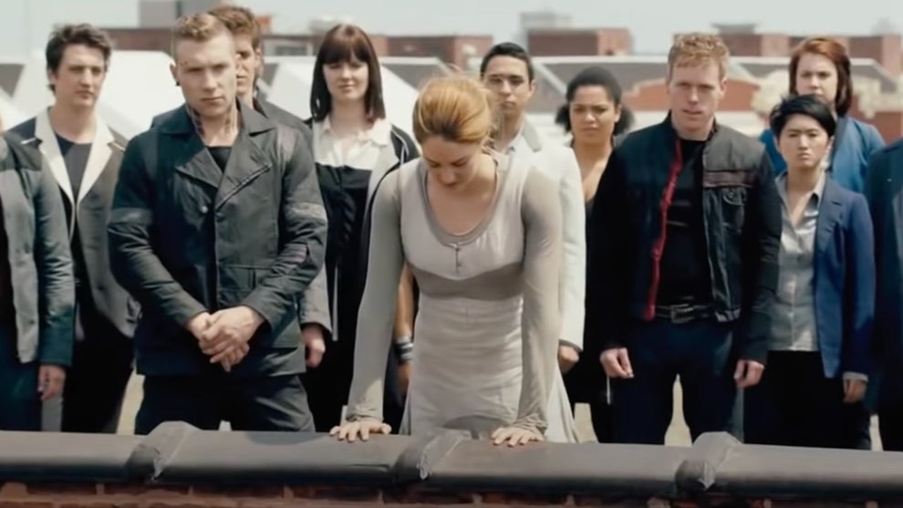 Shailene Woodley plays Tris in "Divergent" (2014)