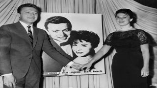 Steve Lawrence, Grammy and Emmy-Winning Singer and Actor, Dies at 88