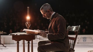 ‘An Enemy of the People’ Broadway Review: Jeremy Strong Makes a Great Dr. Fauci