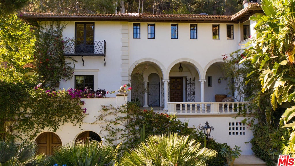 Vice CEO Shane Smith former home at 609 East Channel Road Santa Monica, CA 90402