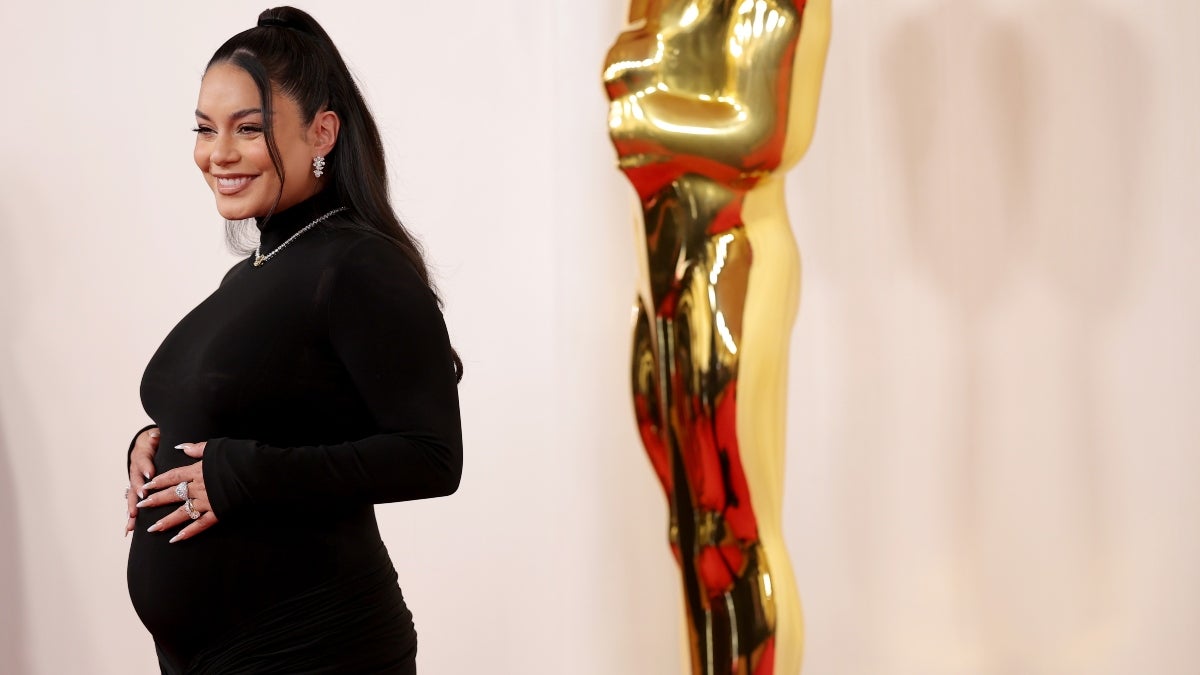 Vanessa Hudgens Announces Pregnancy on Oscars Red Carpet