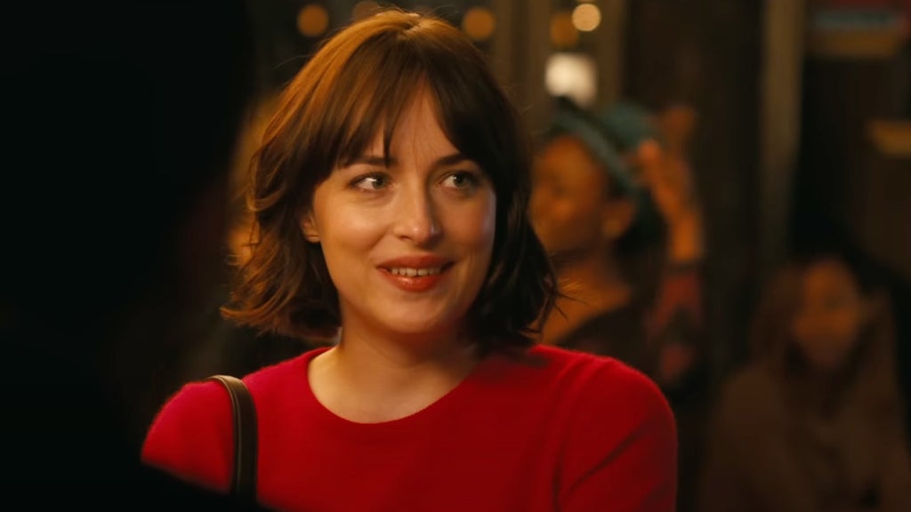 Dakota Johnson in "How to Be Single" (2016)