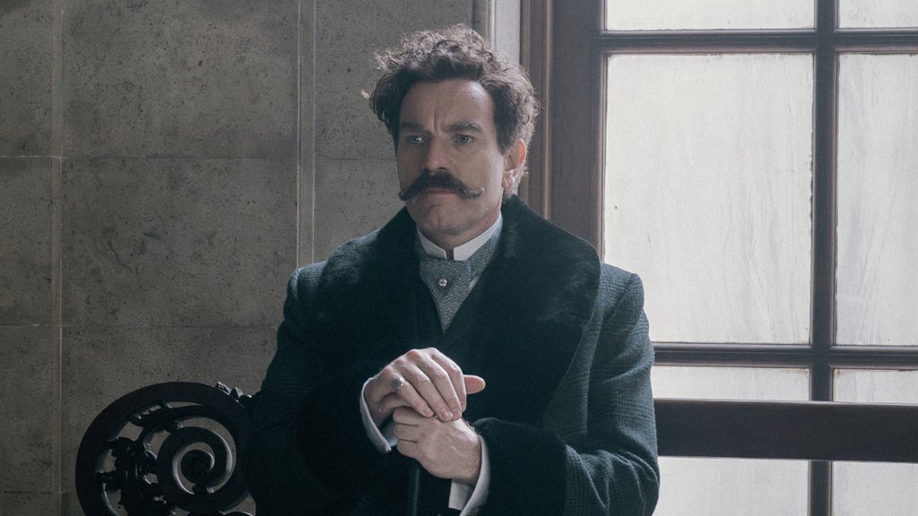 Ewan McGregor in "A Gentleman in "Moscow" (Paramount+/Showtime)