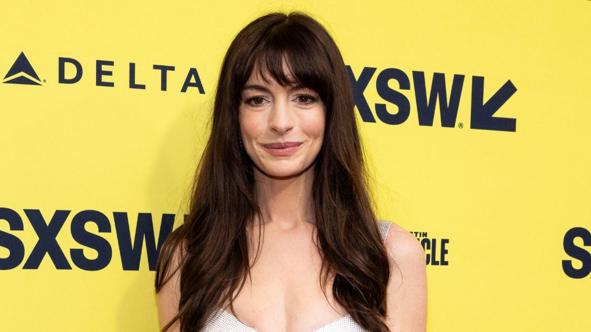 Anne Hathaway Recalls Having to Kiss 10 Guys for ‘Gross’ Chemistry Test: ‘It Was a Different Time … Now We Know Better’