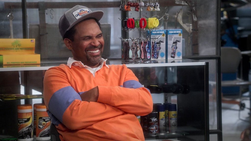 Mike Epps as Bernard "Bennie" Upshaw Sr. in "The Upshaws" (Netflix) 
