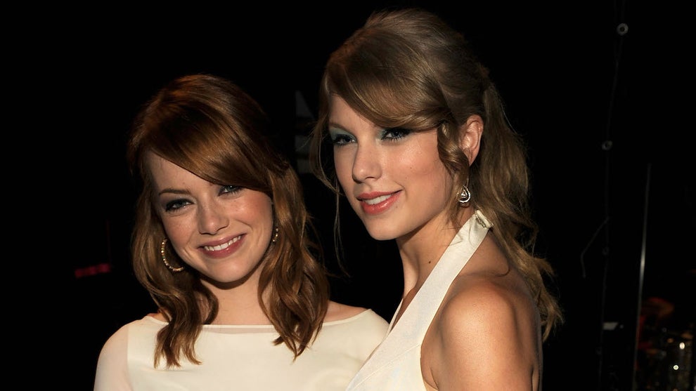Emma Stone and Taylor Swift at the 2011 Teen Choice Awards