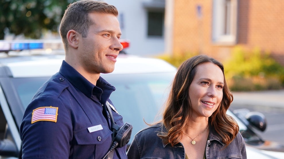 Oliver Stark and Jennifer Love Hewitt on "9-1-1"