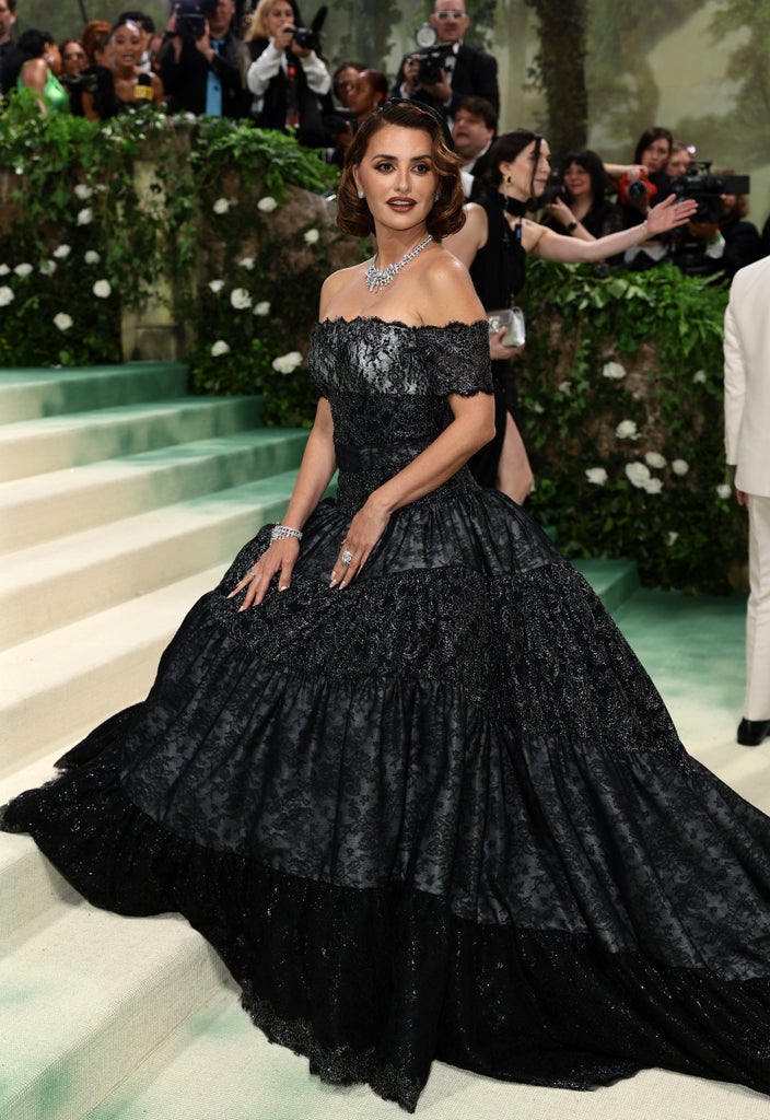 Penélope Cruz attends The 2024 Met Gala Celebrating "Sleeping Beauties: Reawakening Fashion" at The Metropolitan Museum of Art on May 06, 2024 in New York City.