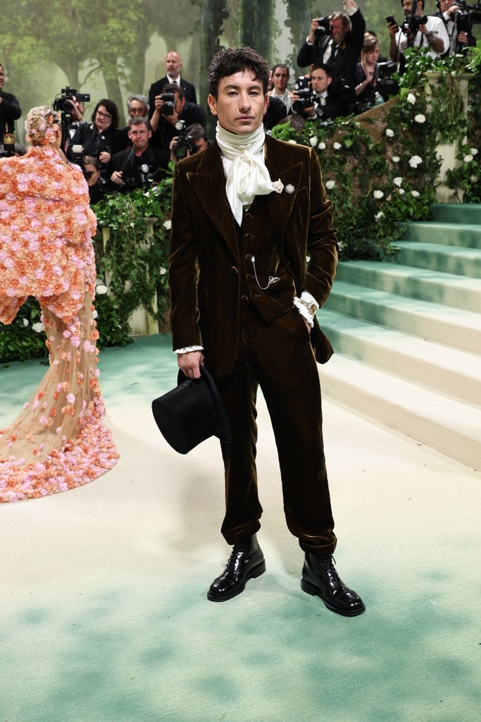 Barry Keoghan attends The 2024 Met Gala Celebrating "Sleeping Beauties: Reawakening Fashion" at The Metropolitan Museum of Art on May 06, 2024 in New York City.