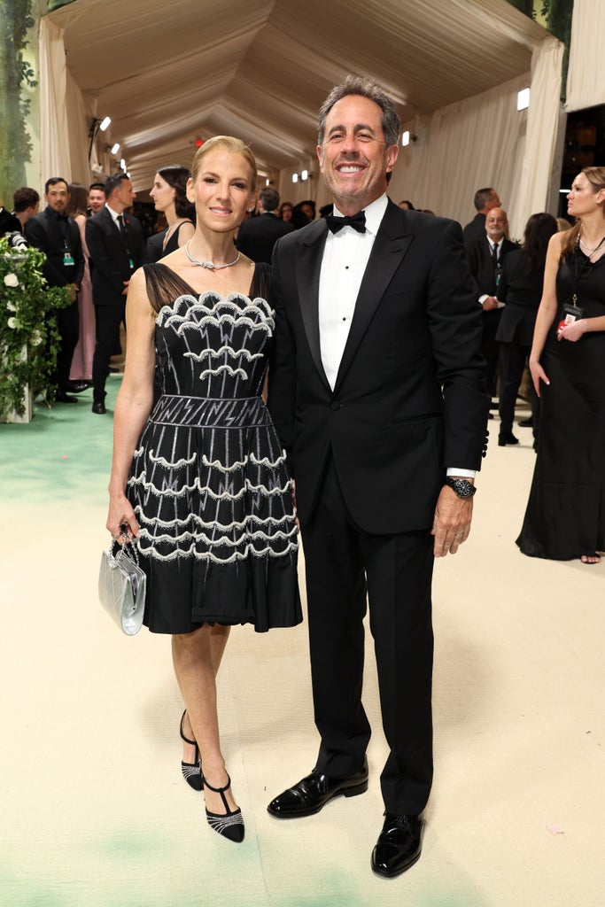 Jessica Seinfeld and Jerry Seinfeld attend The 2024 Met Gala Celebrating "Sleeping Beauties: Reawakening Fashion" at The Metropolitan Museum of Art on May 06, 2024 in New York City.