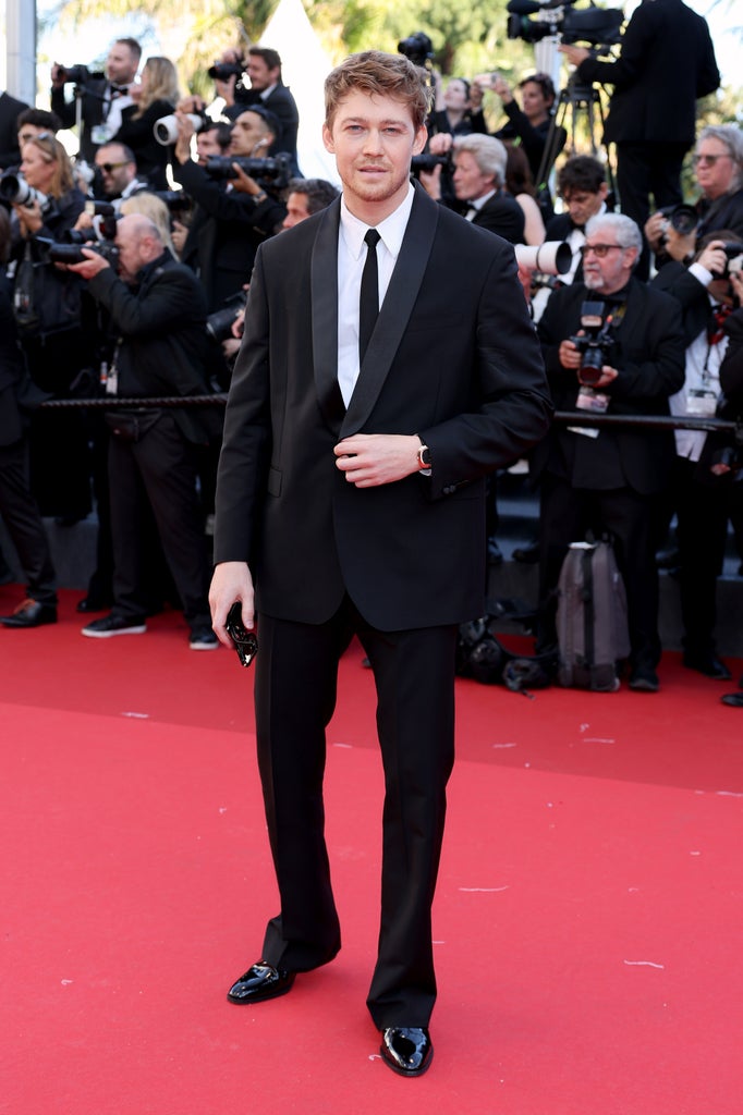 Joe Alwyn attends the "Kinds Of Kindness" Red Carpet at the 77th annual Cannes Film Festival at Palais des Festivals on May 17, 2024 in Cannes, France.