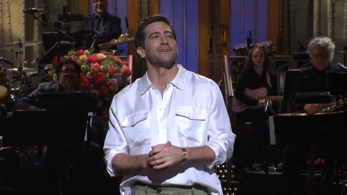 Jake Gyllenhaal ‘SNL’ Monologue Breaks Out in Boyz II Men Spoof to Celebrate Season 49 Finale | Video
