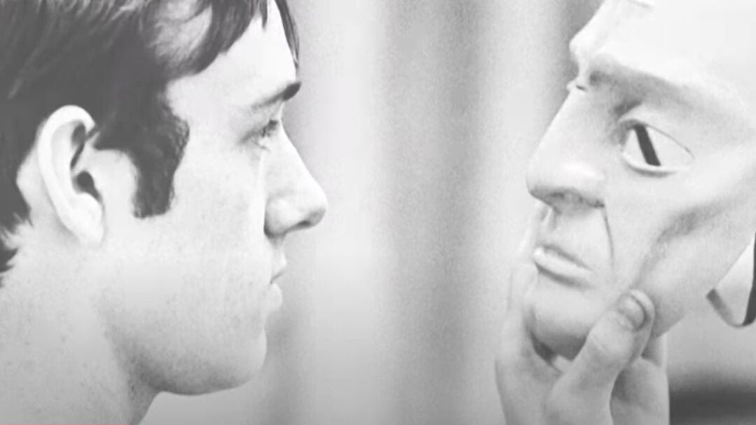 Kevin Spacey in "mask class" at Juilliard ((Courtesy of ID/Max)